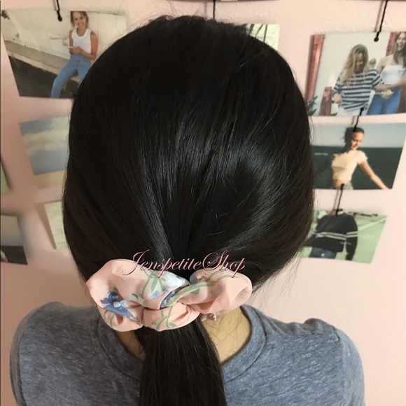 Cute Scrunchie bundle🥰 - Picture 2 of 2